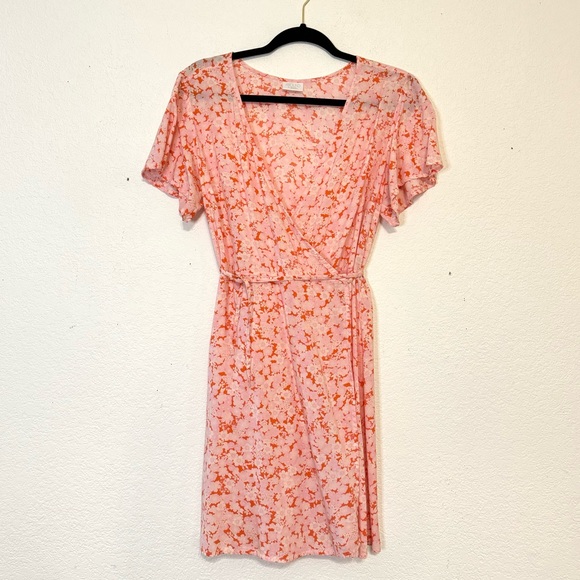5 for $25 ⭐️ Floral Wrap Dress - Picture 1 of 9